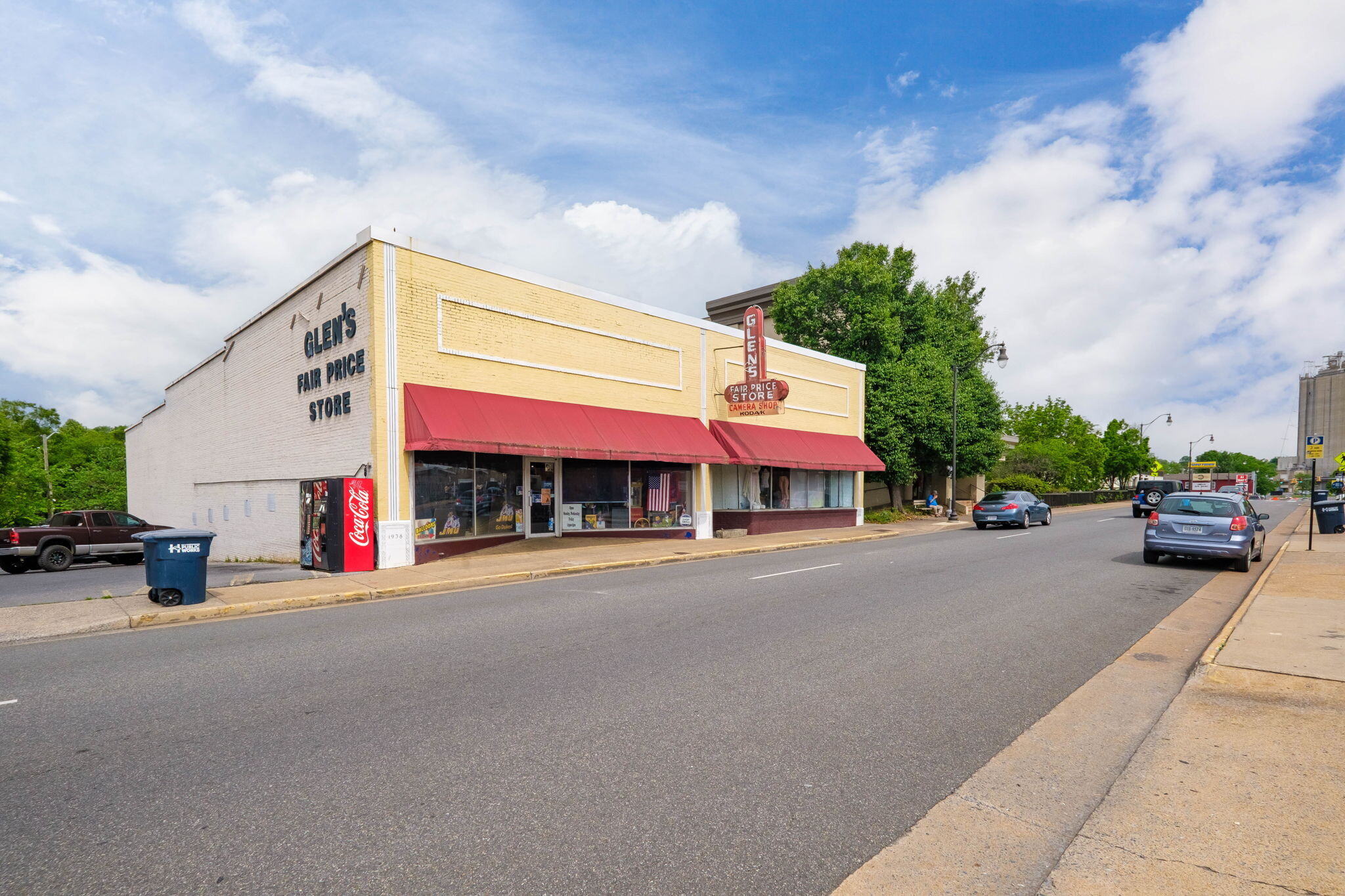 227 N Main St, Harrisonburg, VA for sale Primary Photo- Image 1 of 32