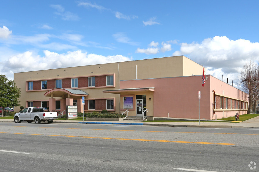 2700 F St, Bakersfield, CA for lease - Primary Photo - Image 1 of 21