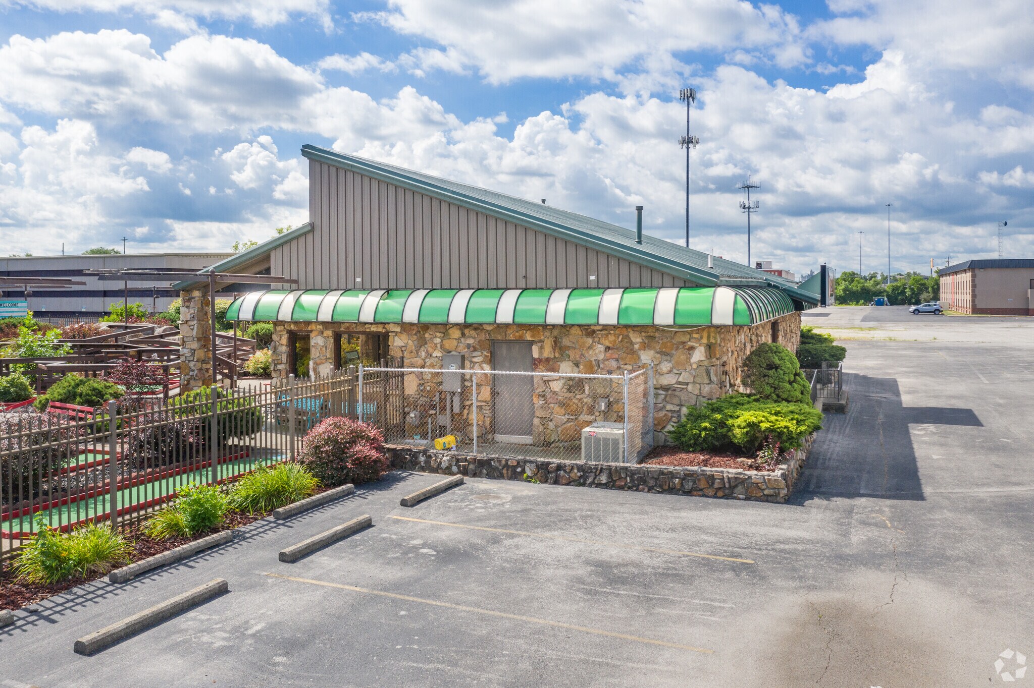 5311 Heatherdowns Blvd, Toledo, OH 43614 Retail for Sale