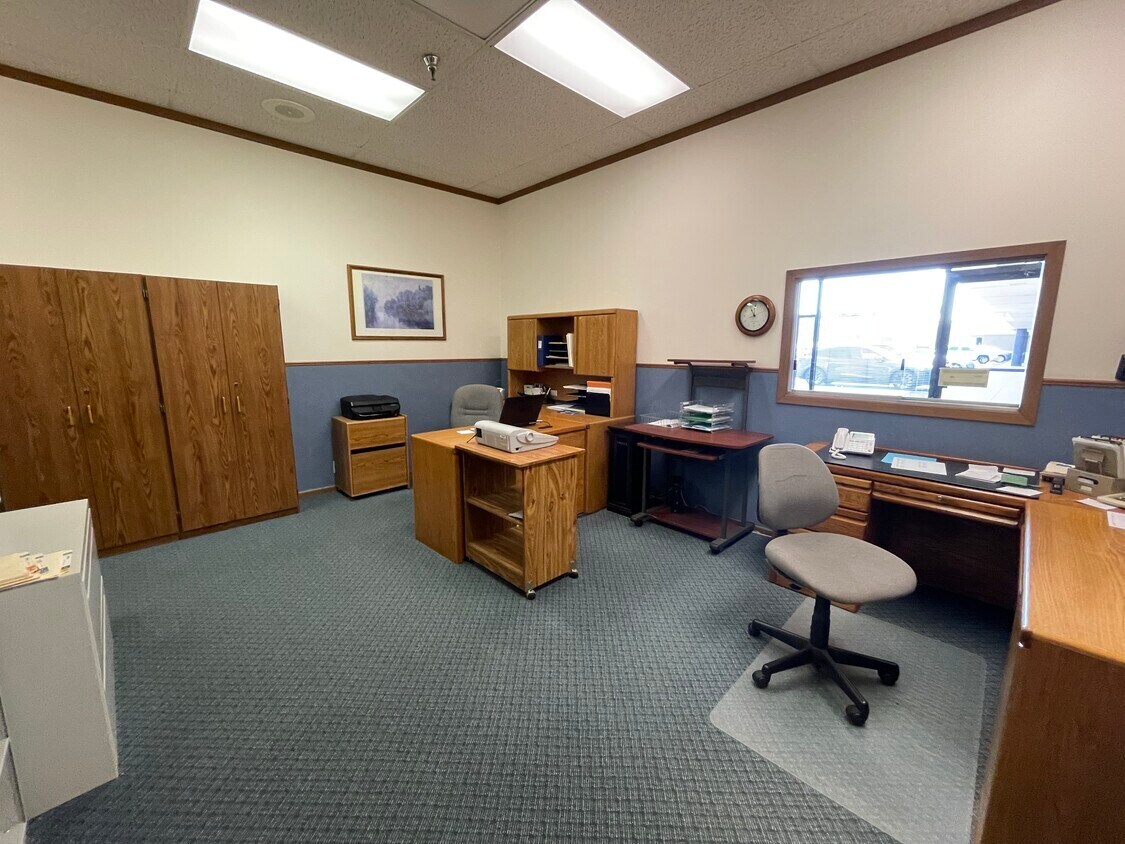 283-297 Peterson Rd, Libertyville, IL for sale Building Photo- Image 1 of 1