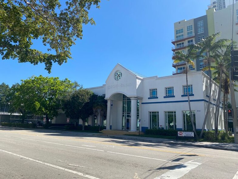 200 NE 3rd Ave, Fort Lauderdale, FL for sale - Building Photo - Image 2 of 10