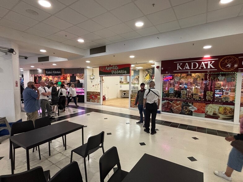 Wulfrun Sq, Wolverhampton for lease - Building Photo - Image 3 of 39