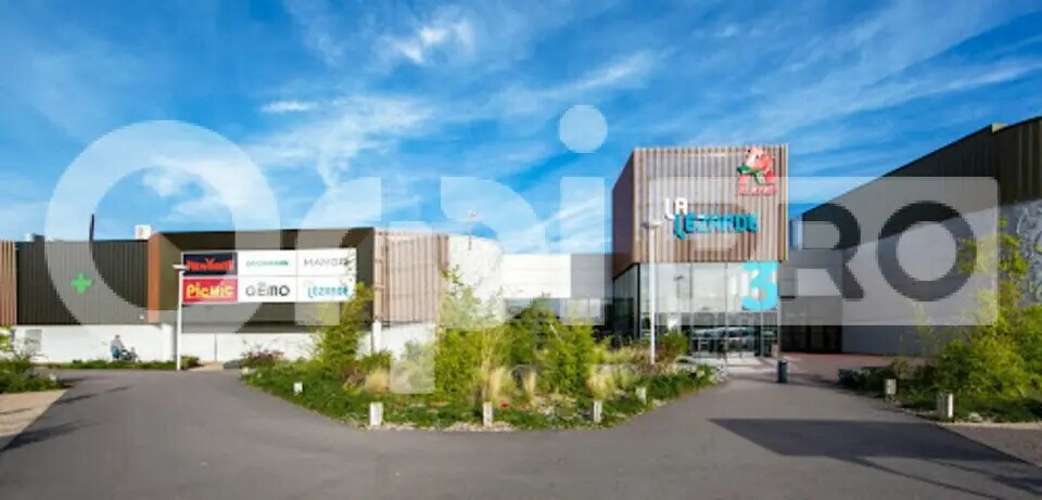 Retail in Montivilliers for lease - Building Photo - Image 3 of 6