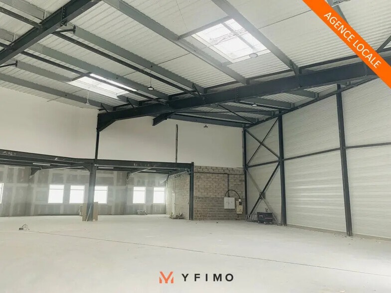 Flex in Gennevilliers for lease - Interior Photo - Image 3 of 5