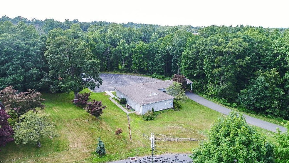 16 Botsford Rd, Seymour, CT 06483