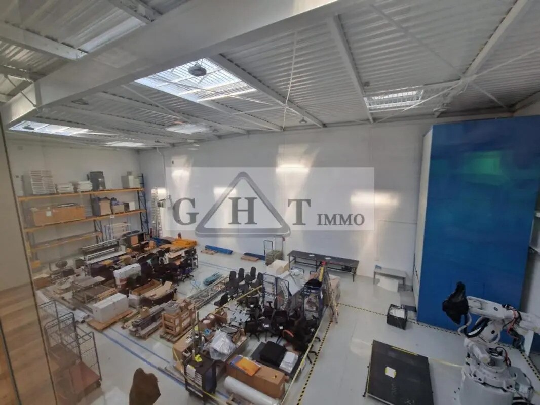 Retail in Ivry-sur-Seine for lease Building Photo- Image 1 of 7