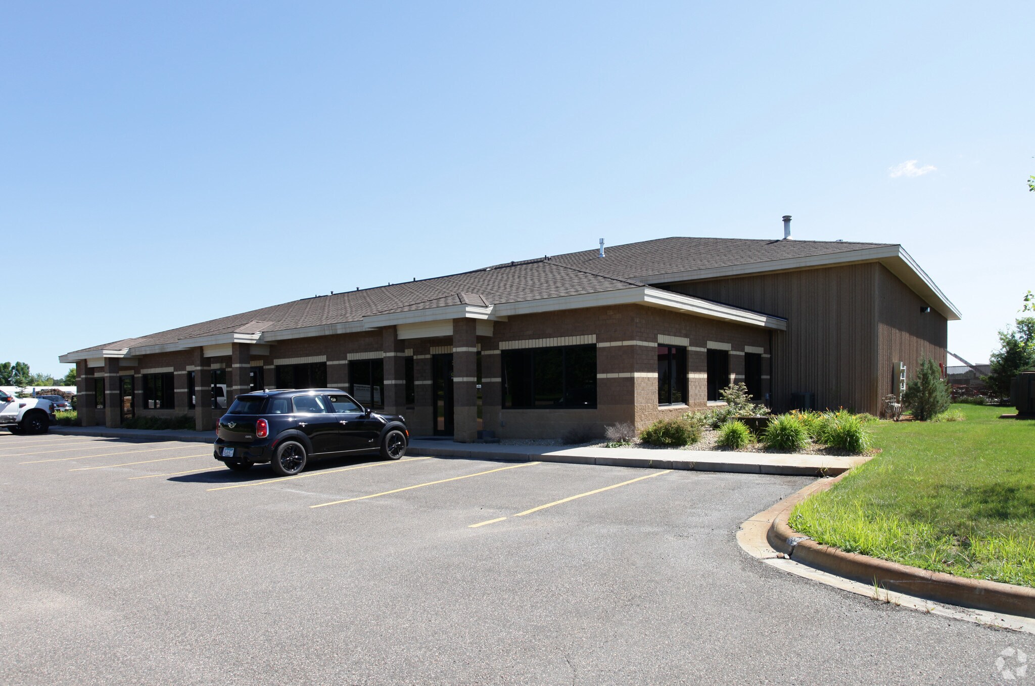 1960 CR-90, Maple Plain, MN for lease Building Photo- Image 1 of 3