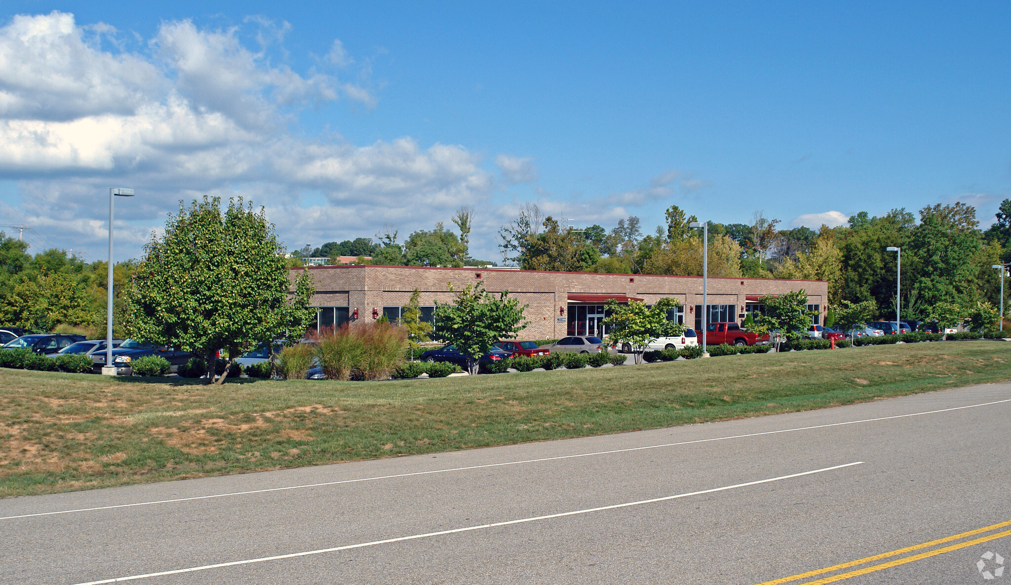 10101-10107 Sherrill Blvd, Knoxville, TN for sale Primary Photo- Image 1 of 1