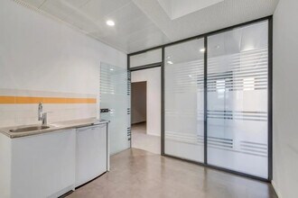 Office in Lyon for lease Interior Photo- Image 2 of 5