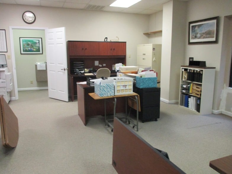 88 Maret St, Hartwell, GA for sale - Interior Photo - Image 2 of 7