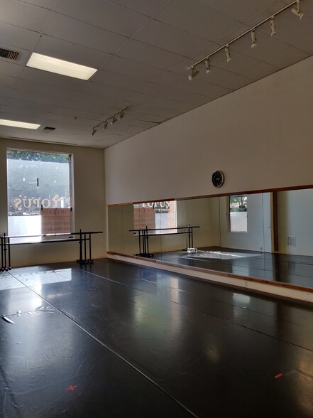 114-118 W Holly St, Bellingham, WA for lease - Interior Photo - Image 2 of 32