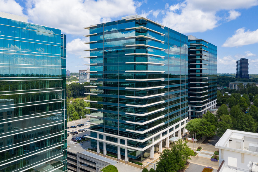 3003 Summit Blvd, Atlanta, GA for lease - Building Photo - Image 1 of 3