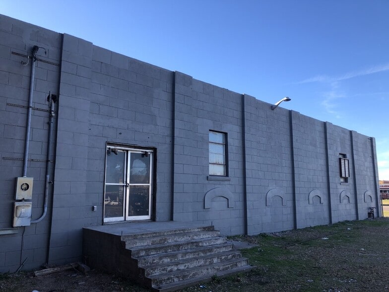 306 9th, Corsicana, TX for lease - Building Photo - Image 1 of 2