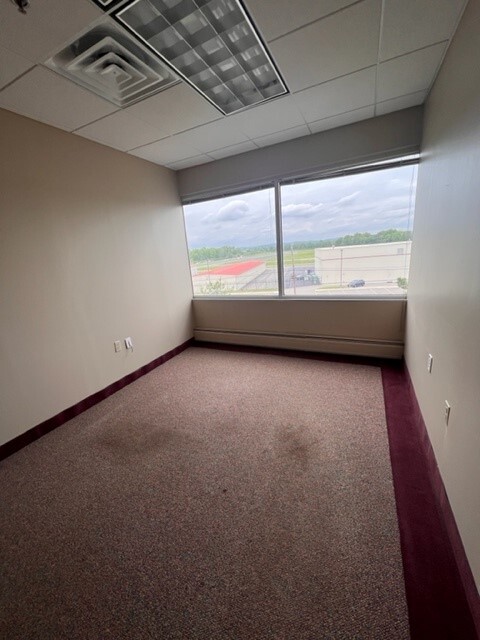 165 Passaic Ave, Fairfield, NJ for lease Interior Photo- Image 1 of 7