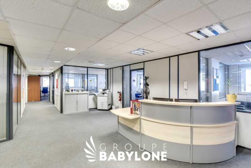 Office in Montreuil for lease Interior Photo- Image 1 of 8