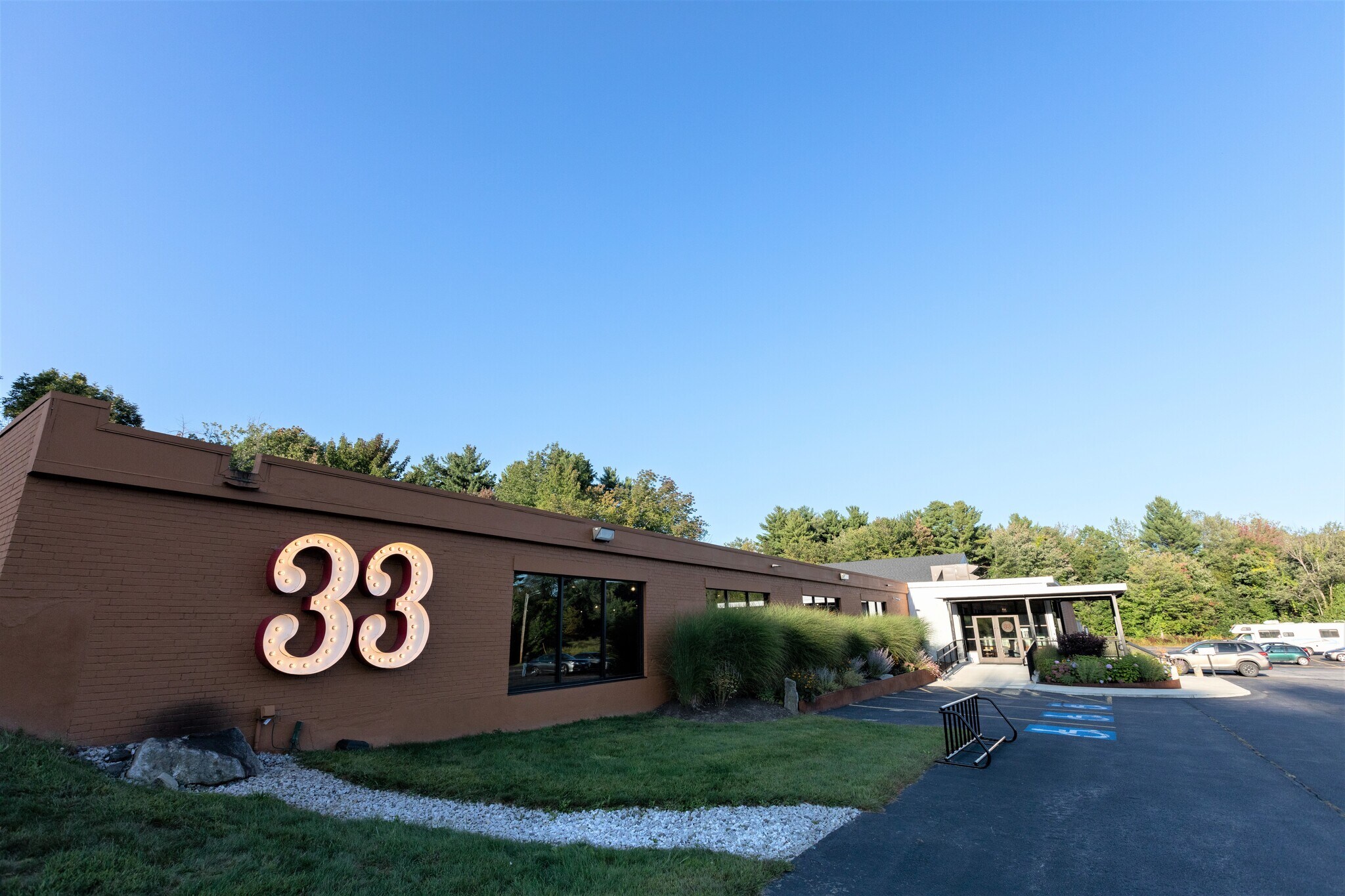 33 Elmwood Ave, Westbrook, ME 04092