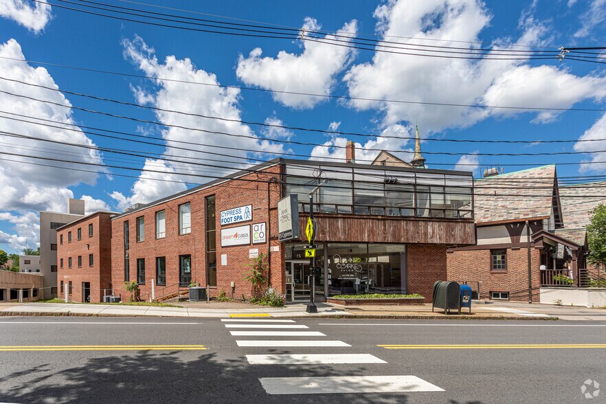 15 Cypress St, Newton, MA 02459