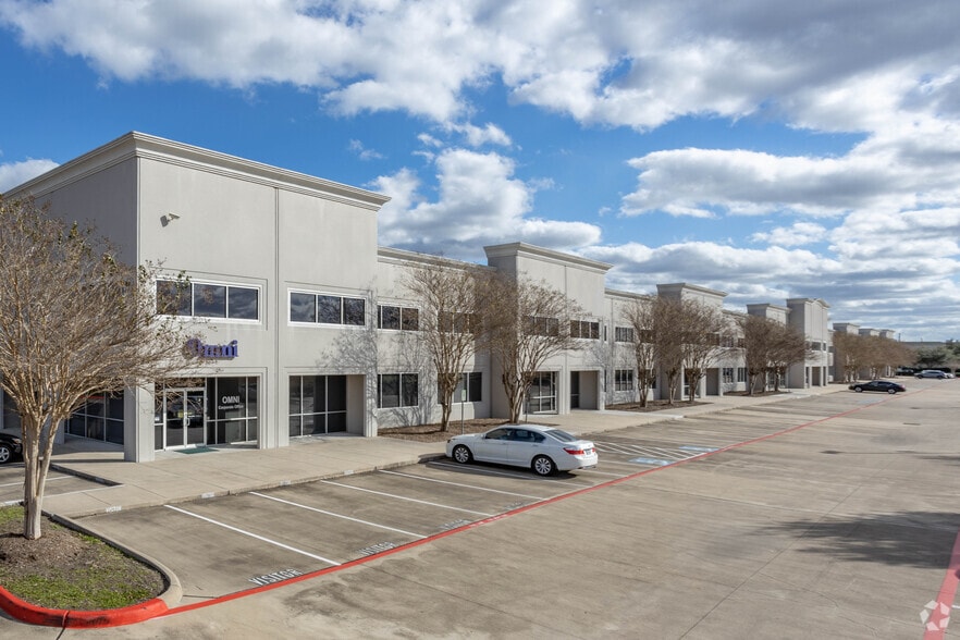 12300 Dairy Ashford Rd, Sugar Land, TX for lease - Building Photo - Image 2 of 7