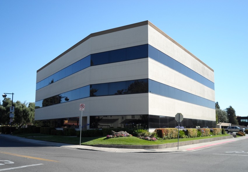 2575 Grand Canal Blvd, Stockton, CA for sale - Building Photo - Image 1 of 1