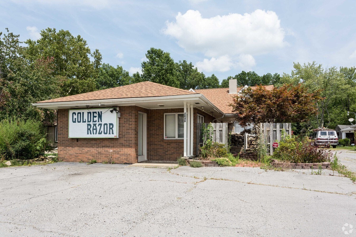 2846 Parkman Rd, Warren, OH 44485