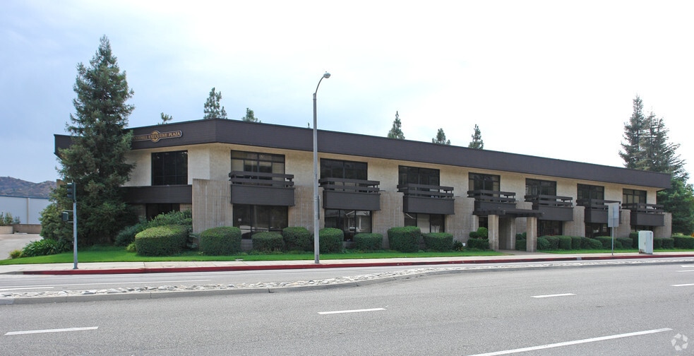 1150 Foothill Blvd, La Cañada Flintridge, CA for lease - Primary Photo - Image 1 of 16