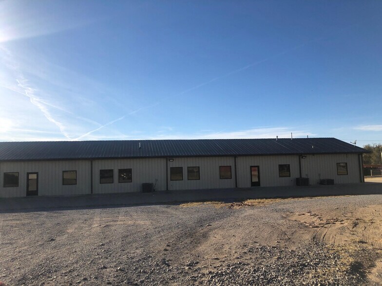 917 Mobeetie, Canadian, TX 79014 Office for Lease