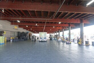 6800 N Cutter Cir, Portland, OR for lease Interior Photo- Image 2 of 7