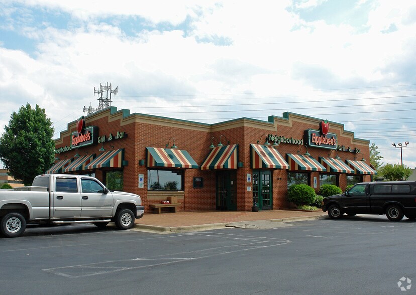 1990 Griffith Rd, WinstonSalem, NC 27103