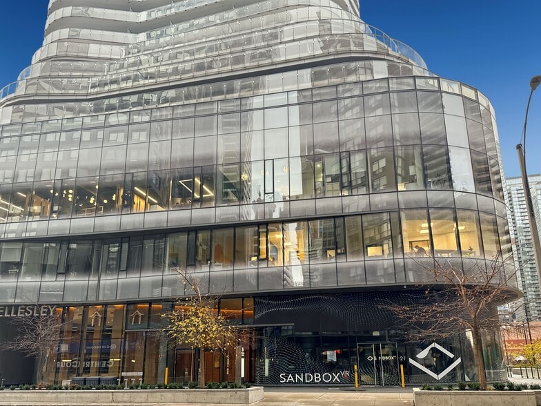 15 Wellesley St W, Toronto, ON for lease - Building Photo - Image 3 of 15