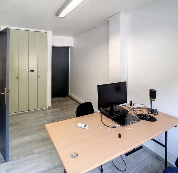 Office in Nice for lease - Interior Photo - Image 3 of 6