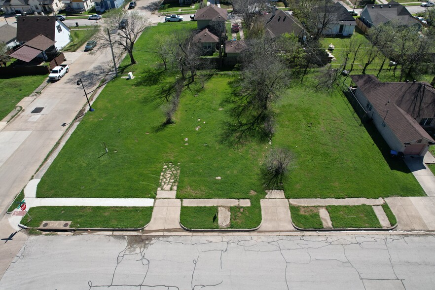 1136 Broadway Ave, Fort Worth, TX for sale - Aerial - Image 3 of 3