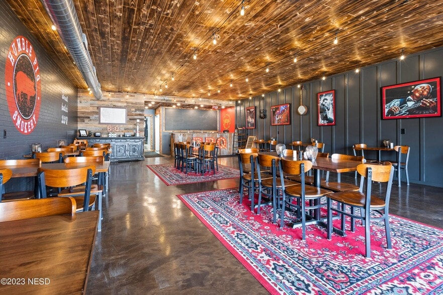 411 3rd Ave, Clear Lake, SD for sale - Interior Photo - Image 3 of 18