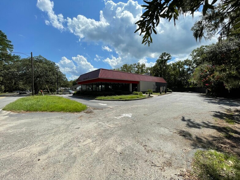 2563 Ashley River Rd, Charleston, SC 29414 Retail for Sale