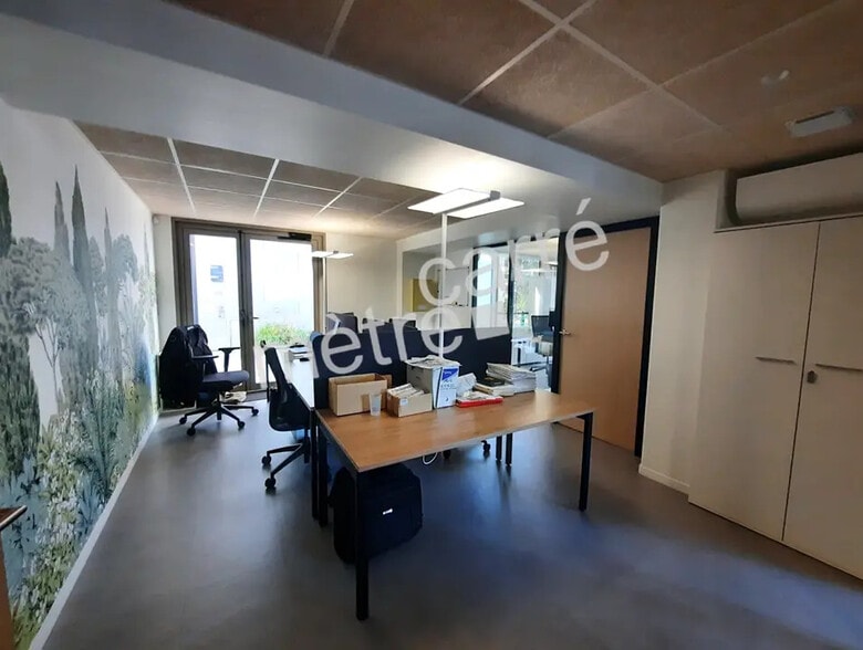 Office in Nantes for lease - Interior Photo - Image 2 of 8