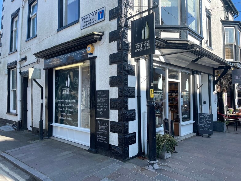 11 Crescent Rd, Windermere for sale - Building Photo - Image 1 of 1