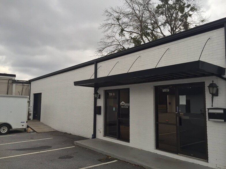 722-726 Lowndes Hill Rd, Greenville, SC for lease - Primary Photo - Image 1 of 2