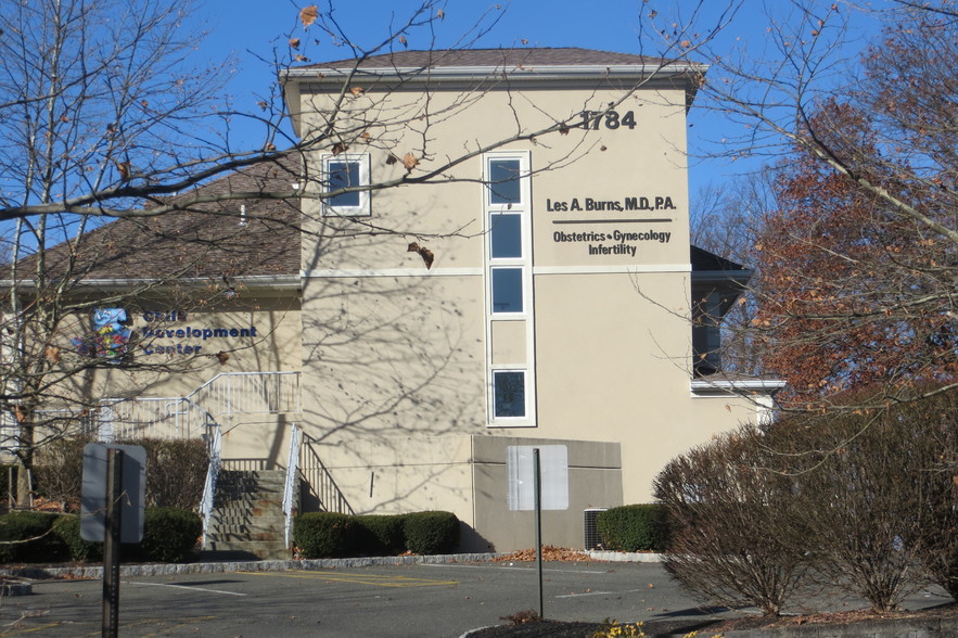 1784 Hamburg Tpke, Wayne, NJ for lease - Building Photo - Image 1 of 4