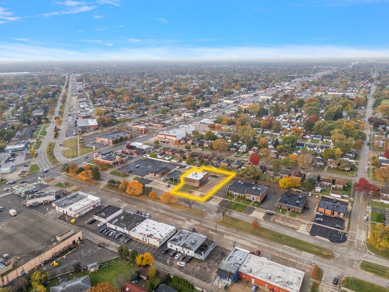 22777 Kelly Rd, Eastpointe, MI for sale - Building Photo - Image 3 of 8