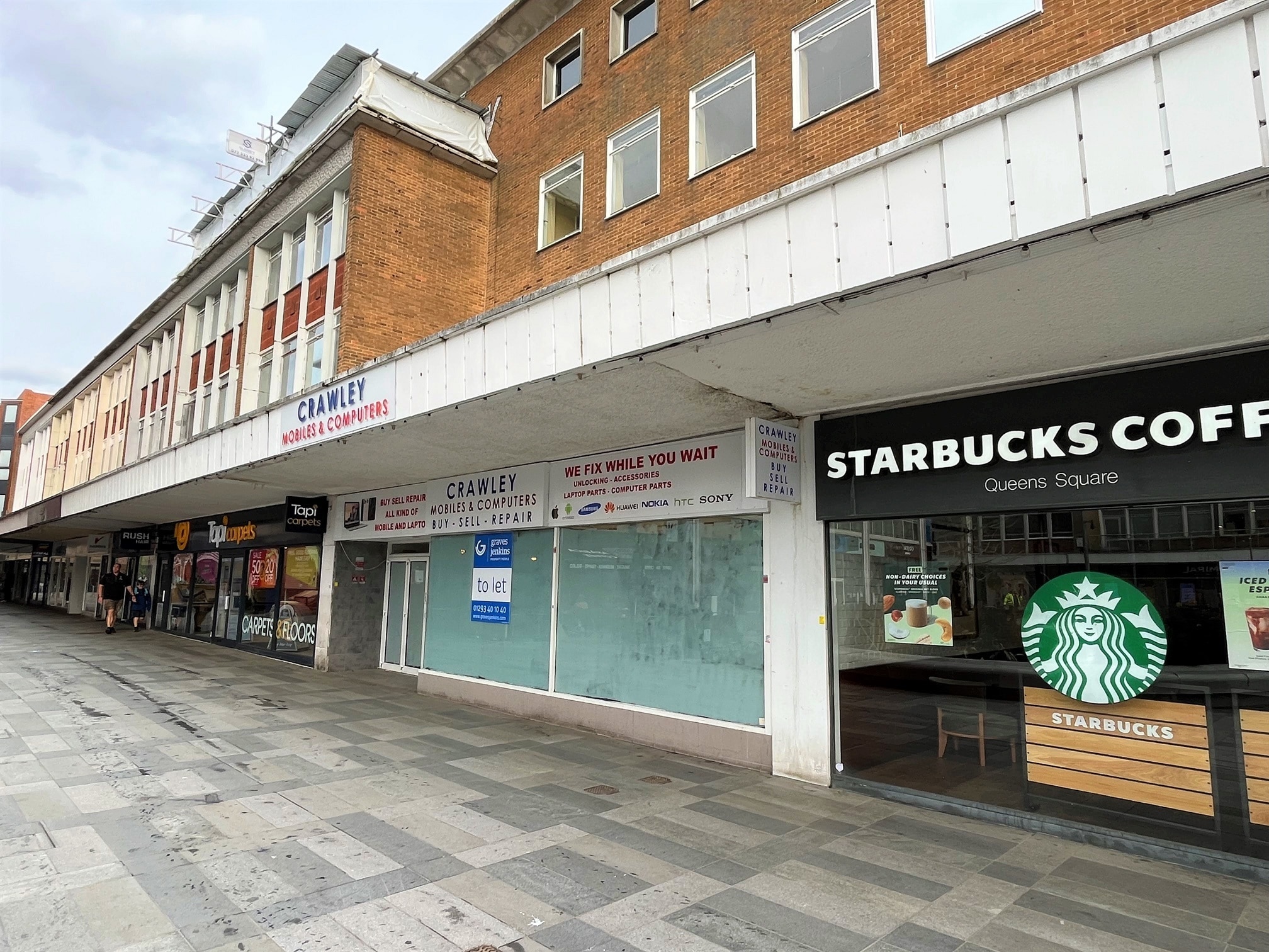 10-11 Queens Sq, Crawley for sale Building Photo- Image 1 of 1