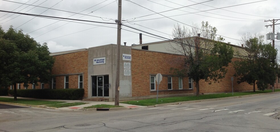 601 W New York St, Aurora, IL for lease - Building Photo - Image 1 of 3