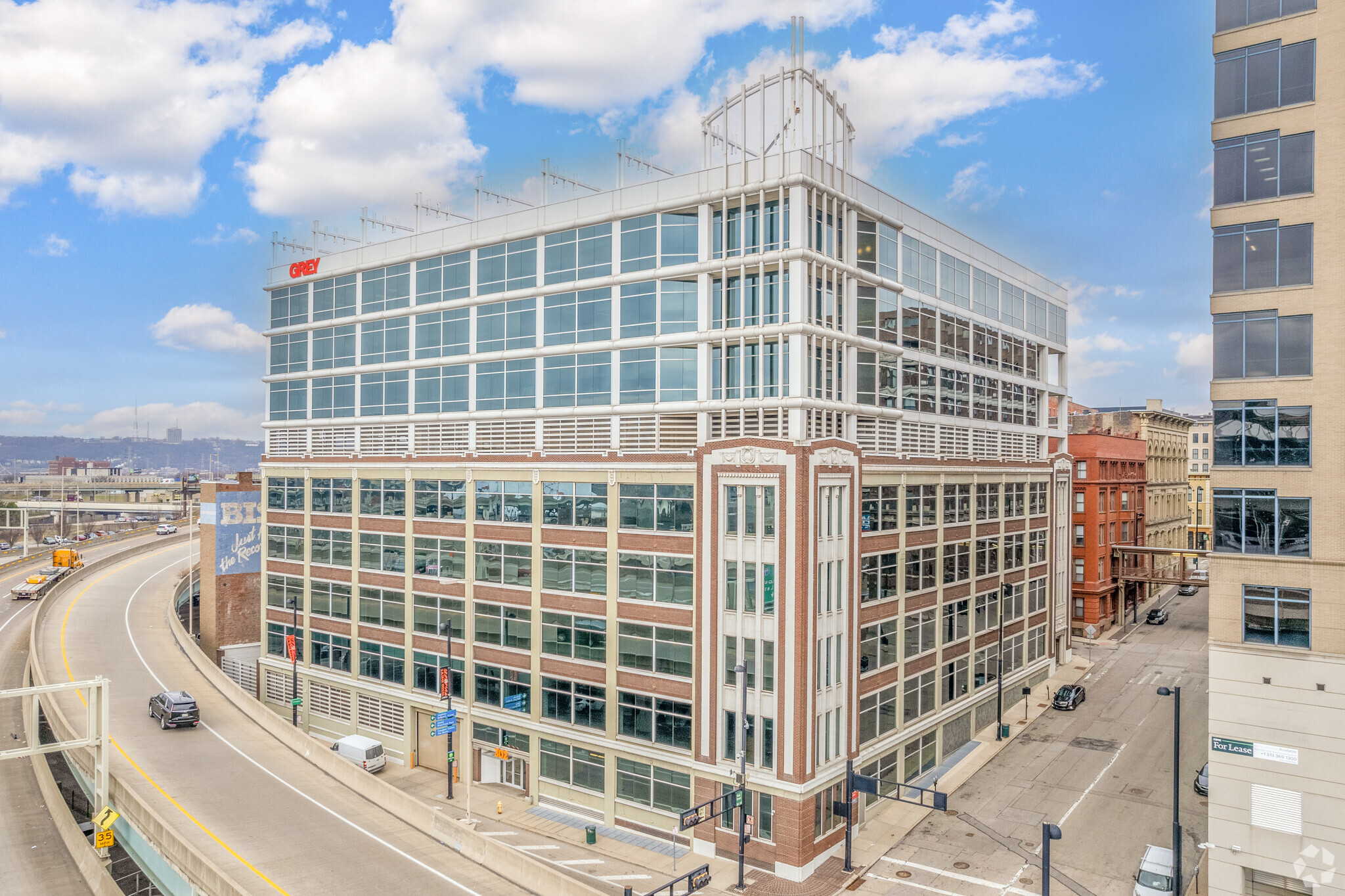 302 W 3rd St, Cincinnati, OH for lease Building Photo- Image 1 of 7