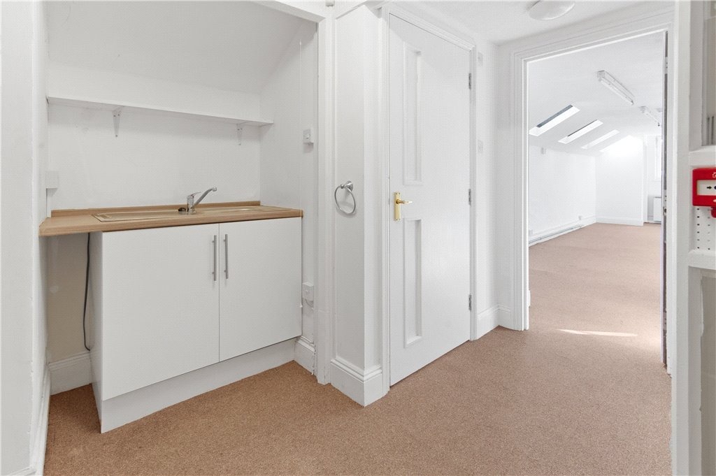 2 High St, Moreton In Marsh for lease Interior Photo- Image 1 of 6