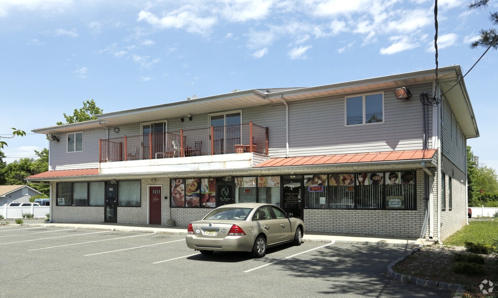 95 Whitehead Ave, South River, NJ 08882