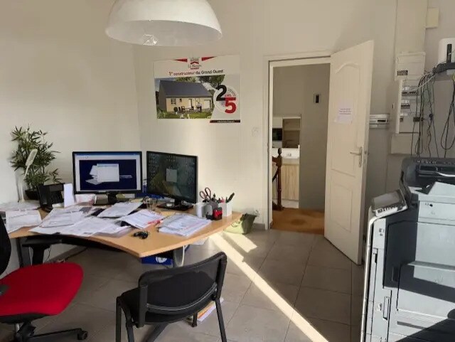 Office in Angers for sale - Building Photo - Image 2 of 4