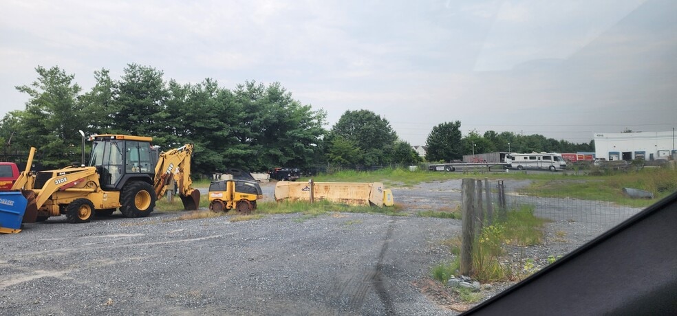 4619 Wedgewood Blvd, Frederick, MD for lease - Building Photo - Image 2 of 4