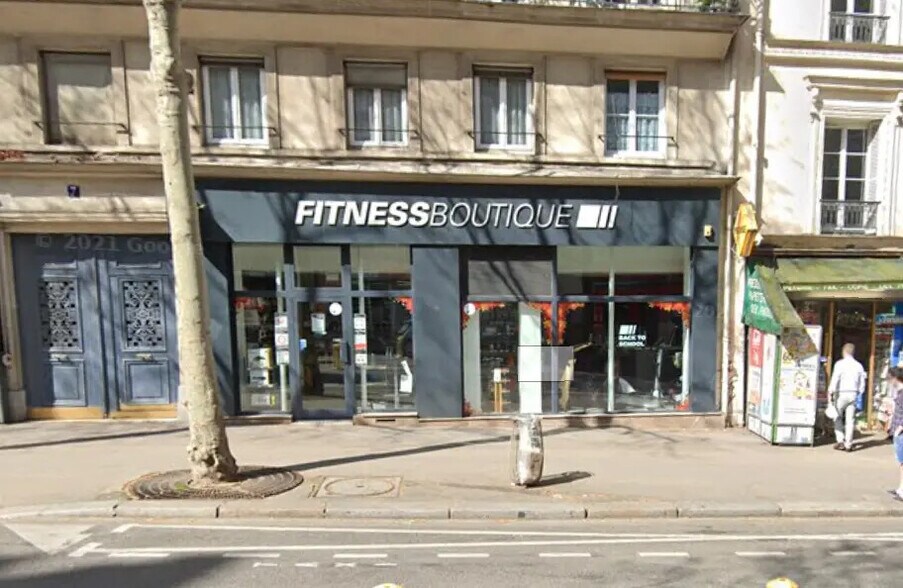 Retail in Paris for lease - Building Photo - Image 1 of 3