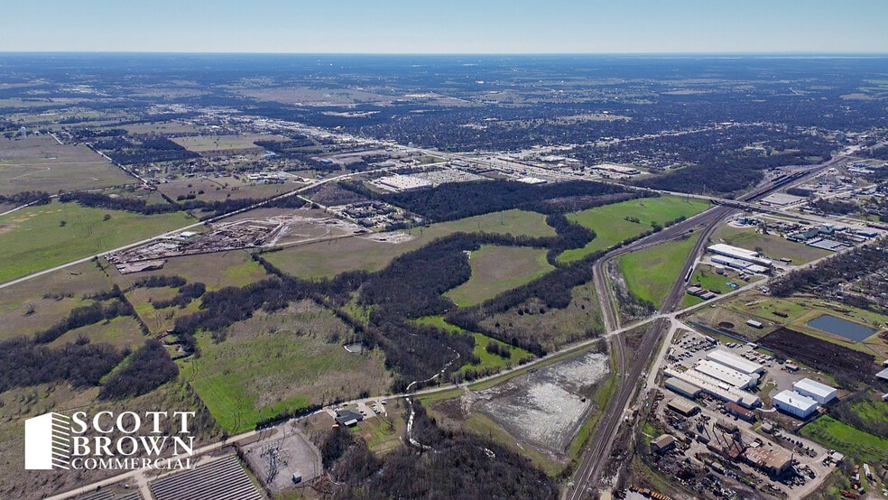 1920 N Weaver St, Gainesville, TX for sale - Building Photo - Image 2 of 6