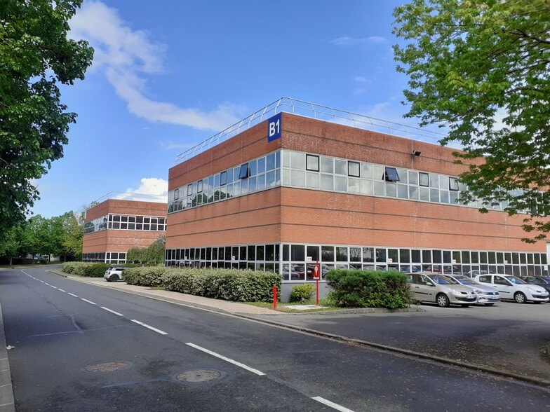 1 Rue Enrico Fermi, Saint-Thibault-des-Vignes for lease - Primary Photo - Image 1 of 3