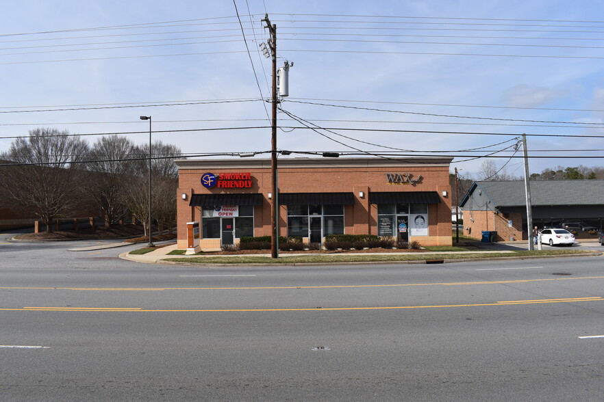 2923 N Center St, Hickory, NC for lease - Building Photo - Image 2 of 11