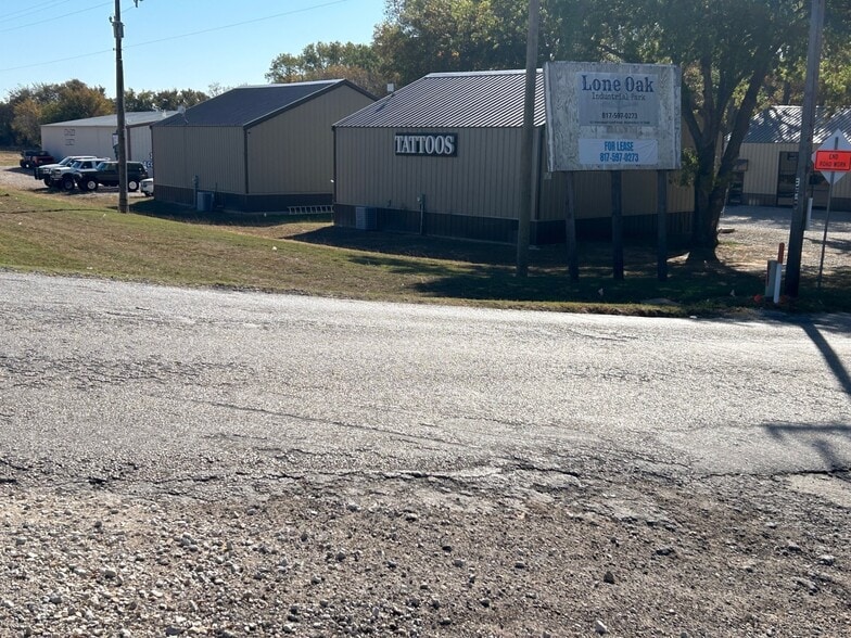 121 Greenwood Cut Off Rd, Weatherford, TX for lease - Building Photo - Image 3 of 7